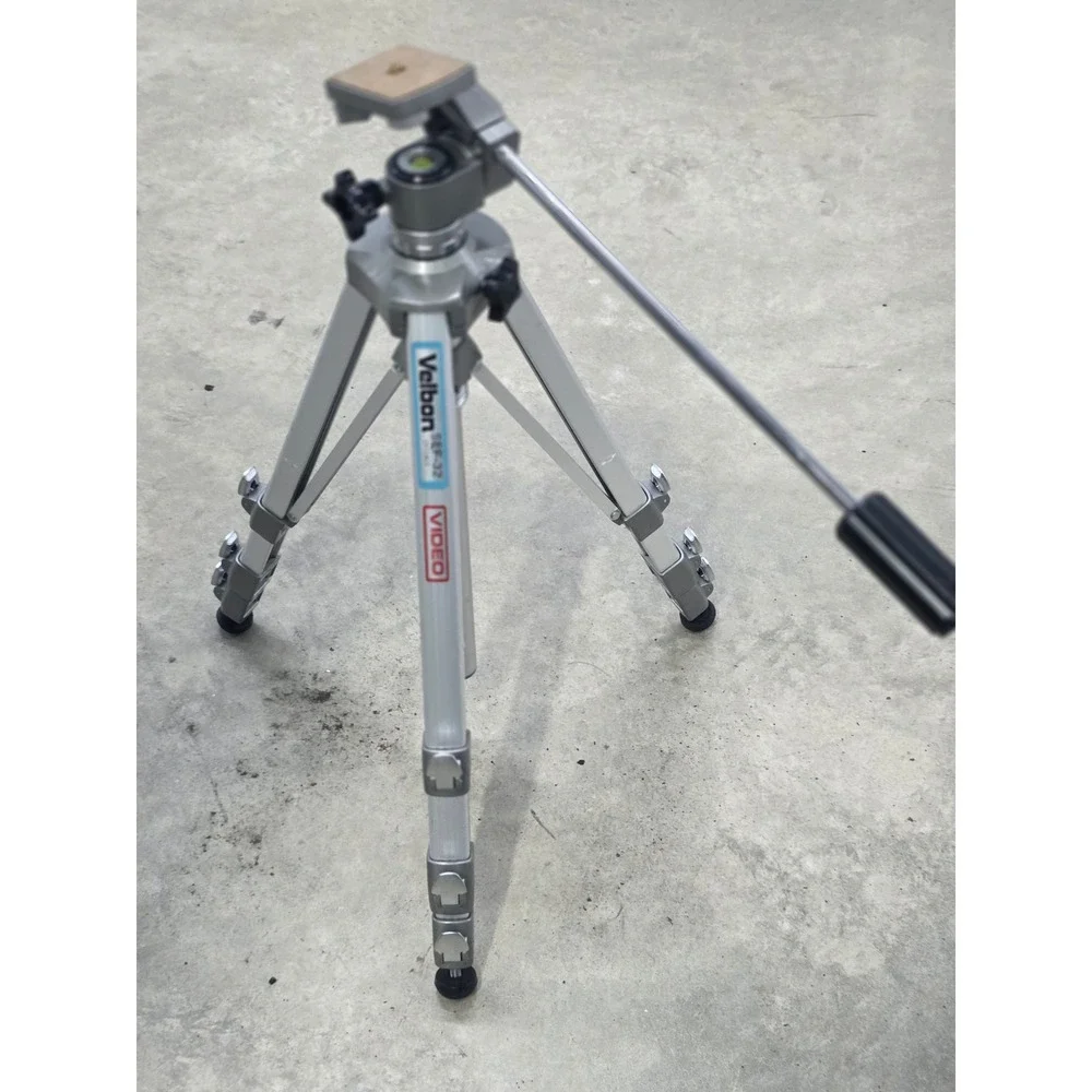 Velbon SEF-32 Video Tripod with PH-162 Pan Tilt Head Made in Japan Aluminum